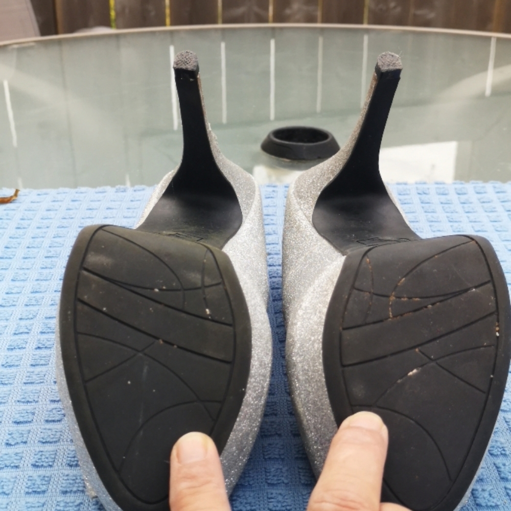 Shoes - Picture 3 of 3